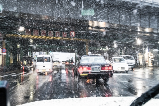 都会の車の雪対策。スタッドレスタイヤかチェーン、どちらを備えるか。 | 好き勝手に車を語るブログ